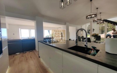 A beautiful, renovated villa with panoramic sea views.